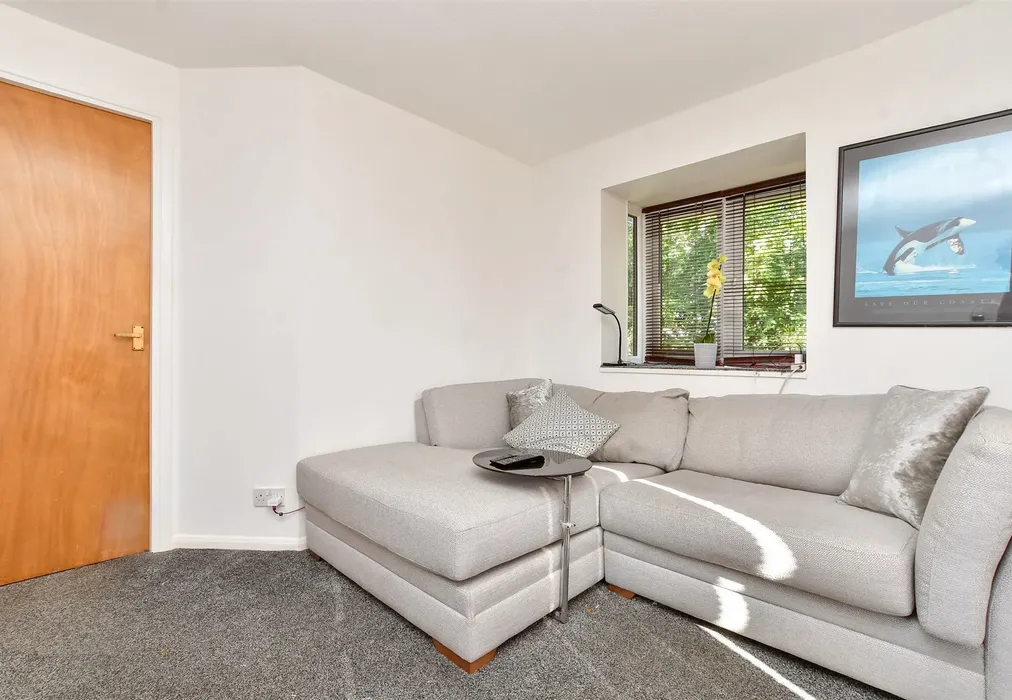 Lounge/Diner - Cliffe Walk, Sutton, Surrey - Wards of Kent