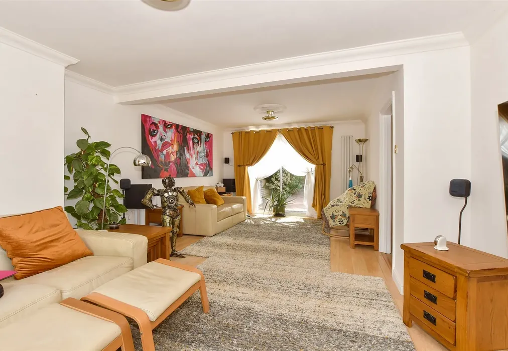 Lounge/Dining Room - Latimer Close, Crawley, West Sussex - Wards of Kent
