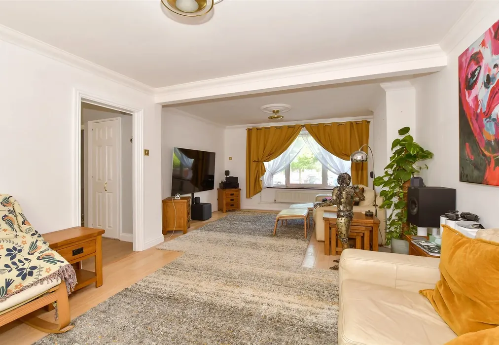 Lounge/Dining Room - Latimer Close, Crawley, West Sussex - Wards of Kent