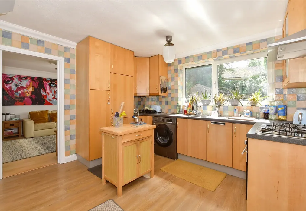 Kitchen - Latimer Close, Crawley, West Sussex - Wards of Kent