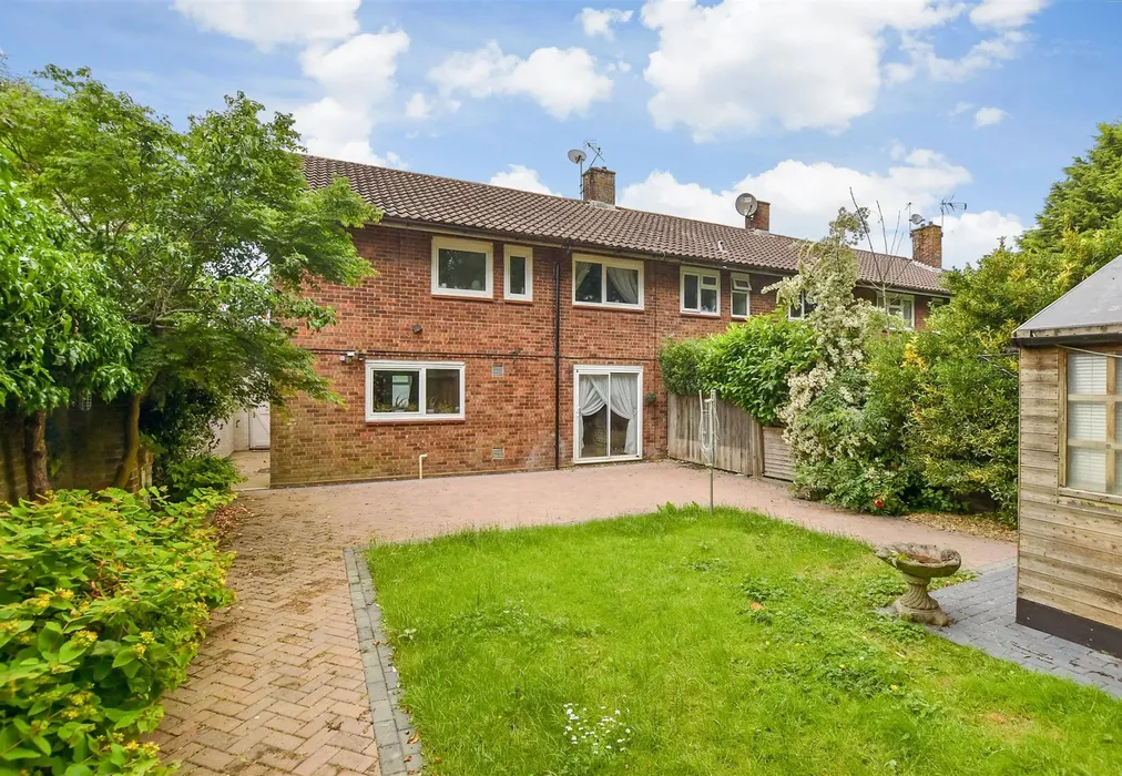 Rear Elevation - Latimer Close, Crawley, West Sussex - Wards of Kent