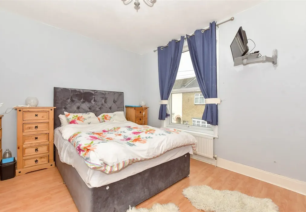 Bedroom 1 - Agincourt Road, Portsmouth, Hampshire - Wards of Kent