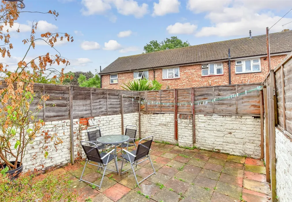Rear Garden - Agincourt Road, Portsmouth, Hampshire - Wards of Kent