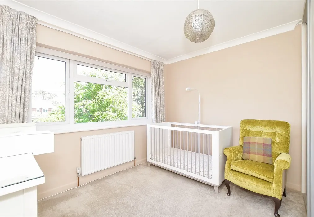 Bedroom 2 - Poplar Grove, Hayling Island, Hampshire - Wards of Kent