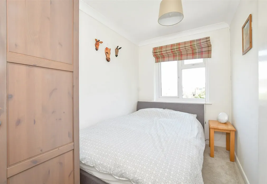 Bedroom 3 - Poplar Grove, Hayling Island, Hampshire - Wards of Kent