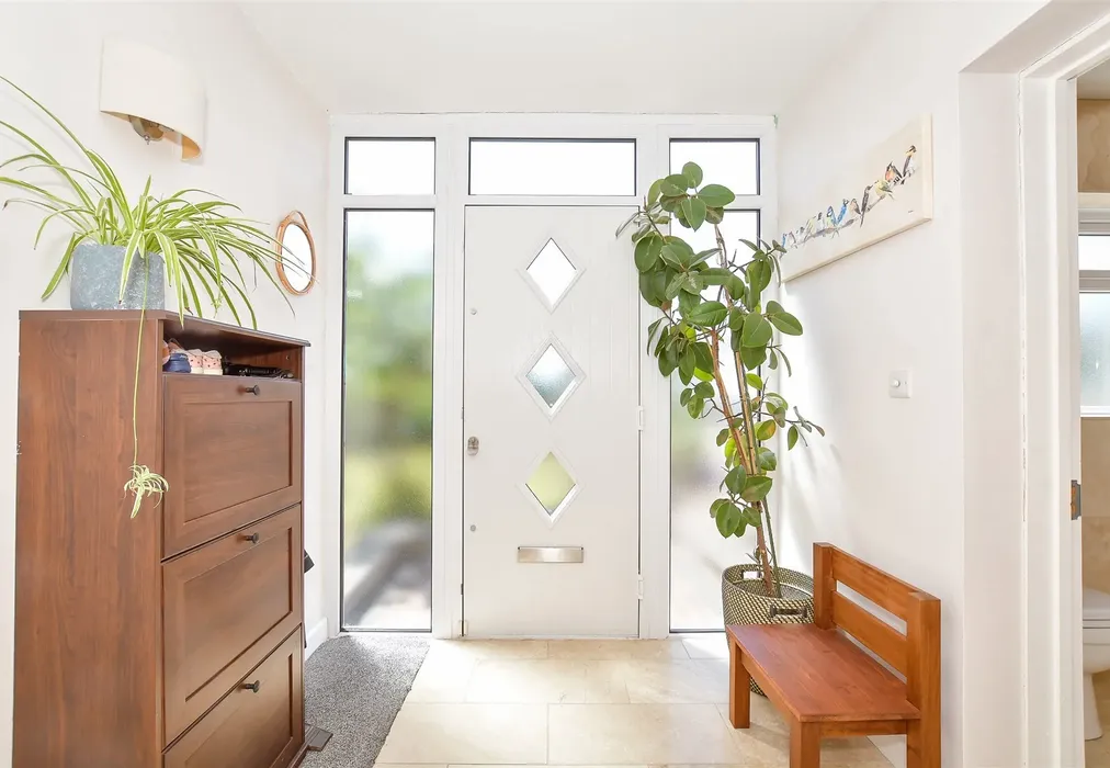 Hallway - Poplar Grove, Hayling Island, Hampshire - Wards of Kent