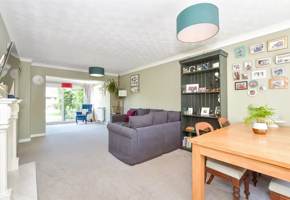 Lounge/ Diner - Poplar Grove, Hayling Island, Hampshire - Wards of Kent