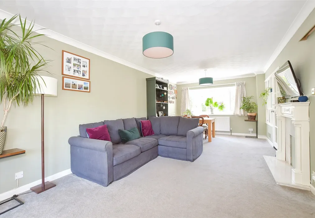 Lounge/ Diner - Poplar Grove, Hayling Island, Hampshire - Wards of Kent