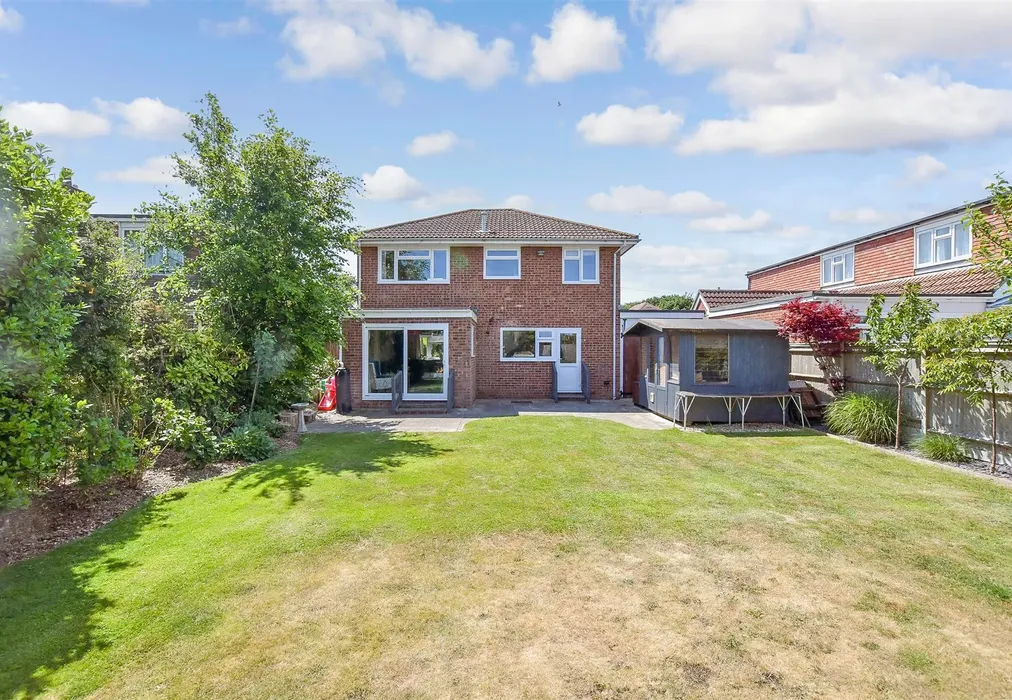 Rear Garden - Poplar Grove, Hayling Island, Hampshire - Wards of Kent