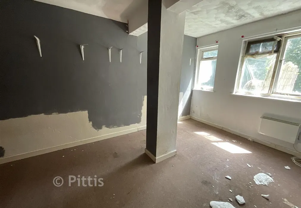 Bedroom - Fairlee Road, Newport, Isle of Wight - Wards of Kent