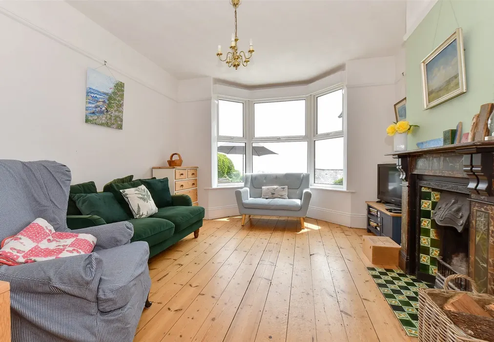 Sitting Room - Spindlers Road, Ventnor, Isle of Wight - Wards of Kent