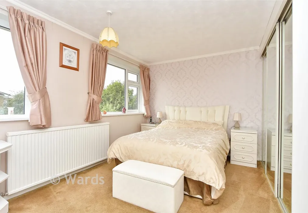 Bedroom 1 - Stephens Close, Faversham, Kent - Wards of Kent