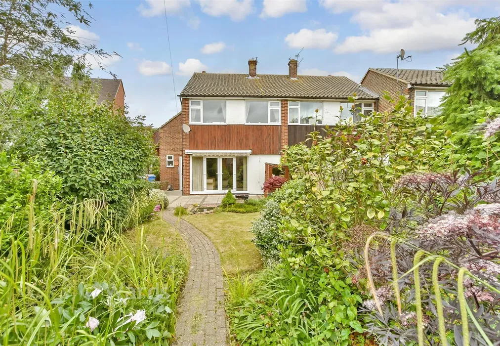 Rear Garden - Stephens Close, Faversham, Kent - Wards of Kent