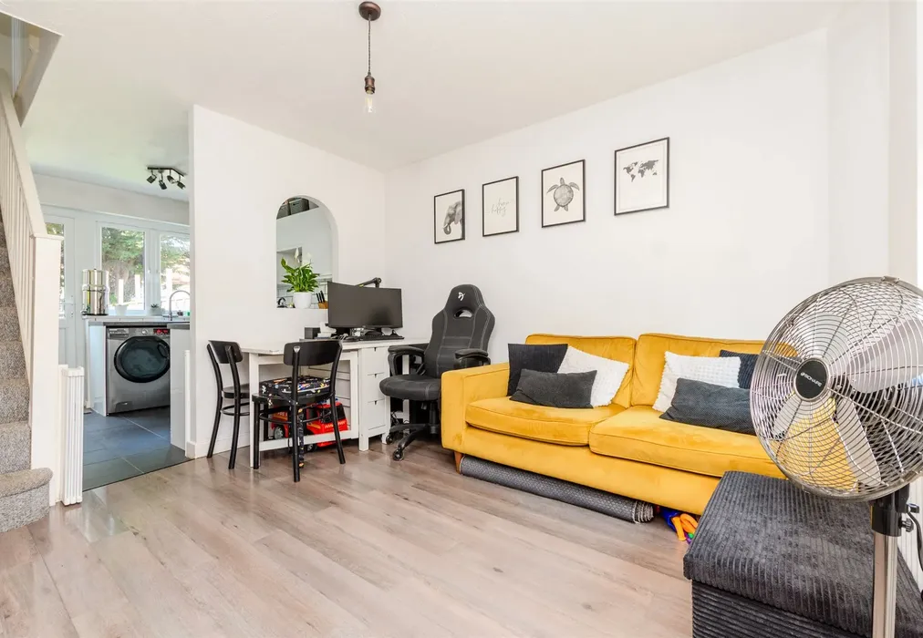Living Room - Chatsworth Road, Dartford, Kent - Wards of Kent