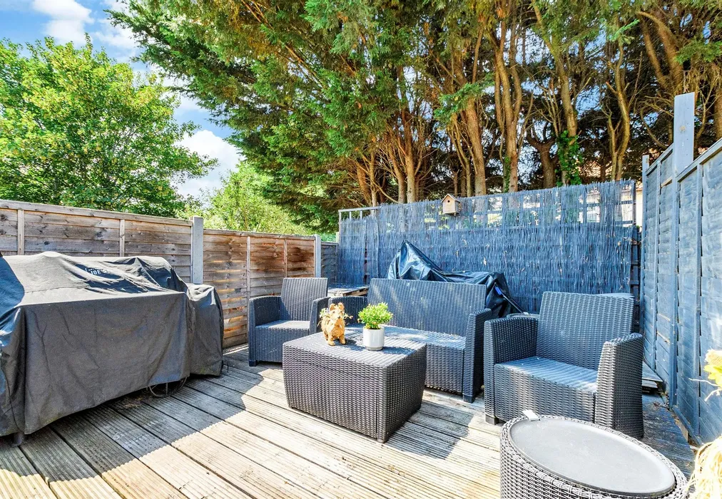 Patio / Decking - Chatsworth Road, Dartford, Kent - Wards of Kent