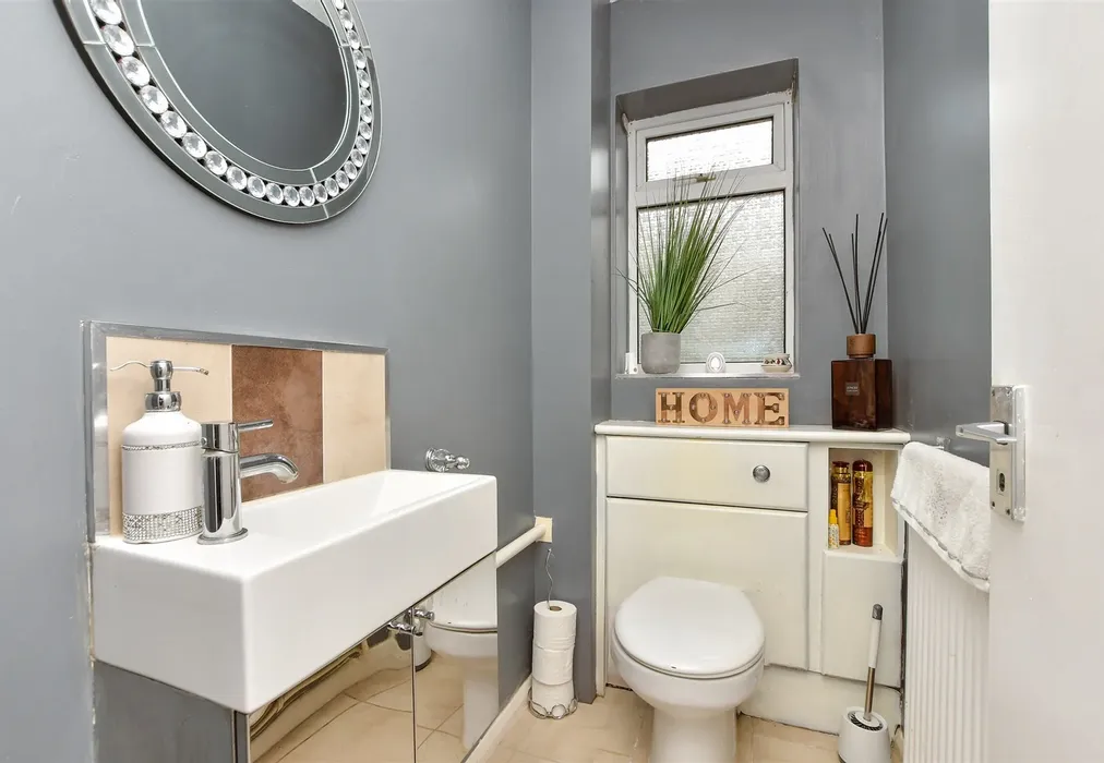 Bathroom - Dane Road, Minnis Bay, Birchington, Kent - Wards of Kent