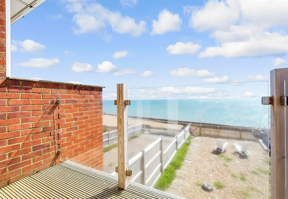Balcony / Terrace - Hillfield Road, Selsey, Chichester, West Sussex - Wards of Kent