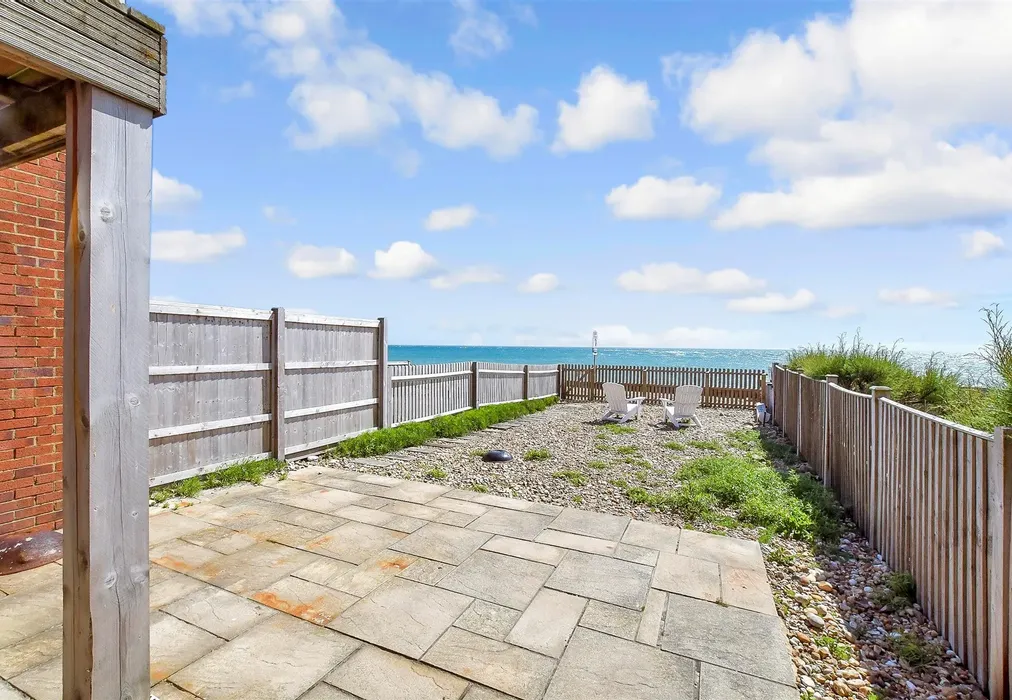 Rear Garden - Hillfield Road, Selsey, Chichester, West Sussex - Wards of Kent