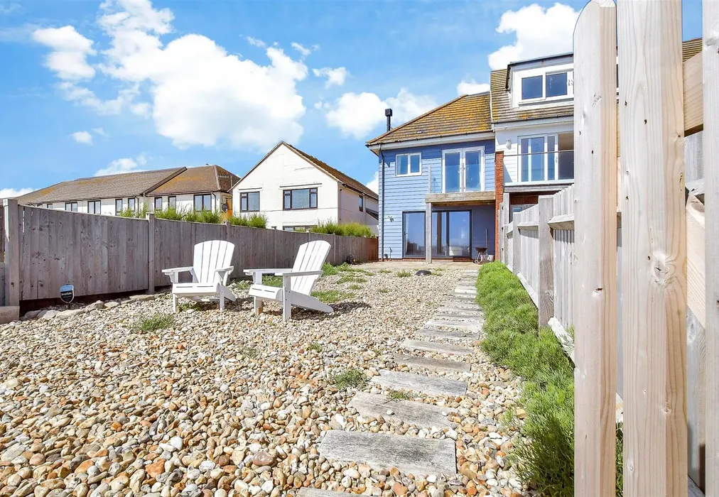 Rear Garden - Hillfield Road, Selsey, Chichester, West Sussex - Wards of Kent