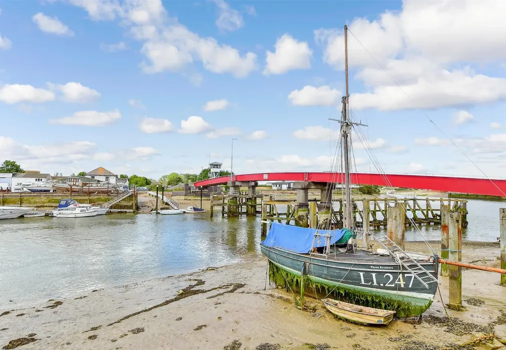Surrounding Area - River Road, Littlehampton, West Sussex - Wards of Kent