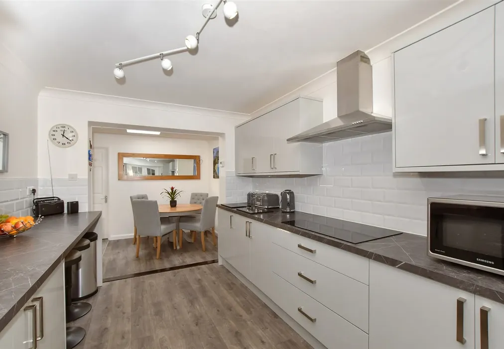 Kitchen - Pleasance Road North, Lydd-On-Sea, Romney Marsh, Kent - Wards of Kent
