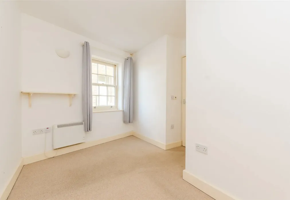 Bedroom - New Road, Rochester, Kent - Wards of Kent