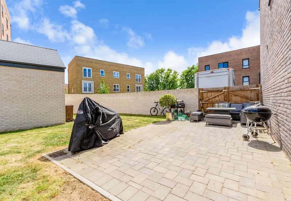 Driveway/Parking - Glenway road, Rochester, Kent - Wards of Kent