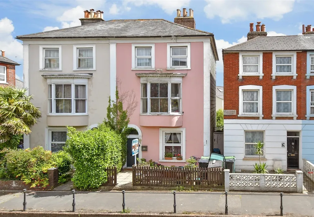 External (Web) - Carisbrooke Road, Newport, Isle of Wight - Wards of Kent