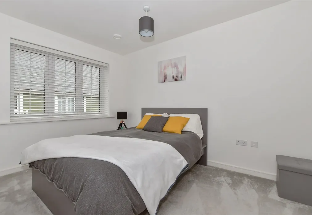 Bedroom 1 - Amisse Drive, Snodland, Kent - Wards of Kent