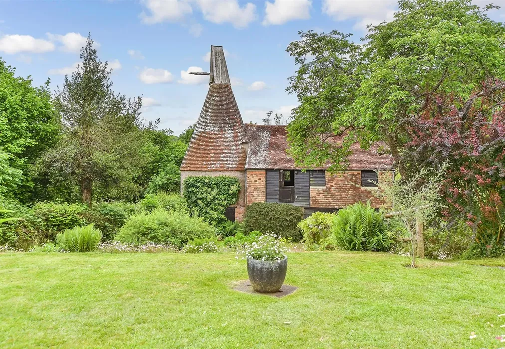 Workshop/Outbuildings - Woods Green, Wadhurst, East Sussex - Wards of Kent