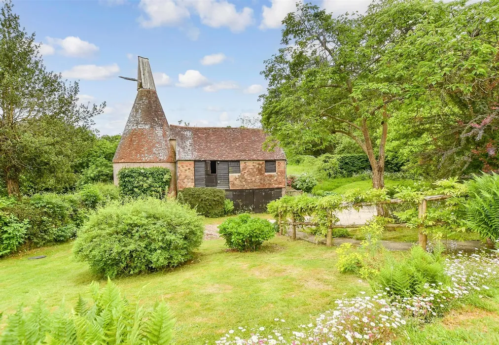 Workshop/Outbuildings - Woods Green, Wadhurst, East Sussex - Wards of Kent
