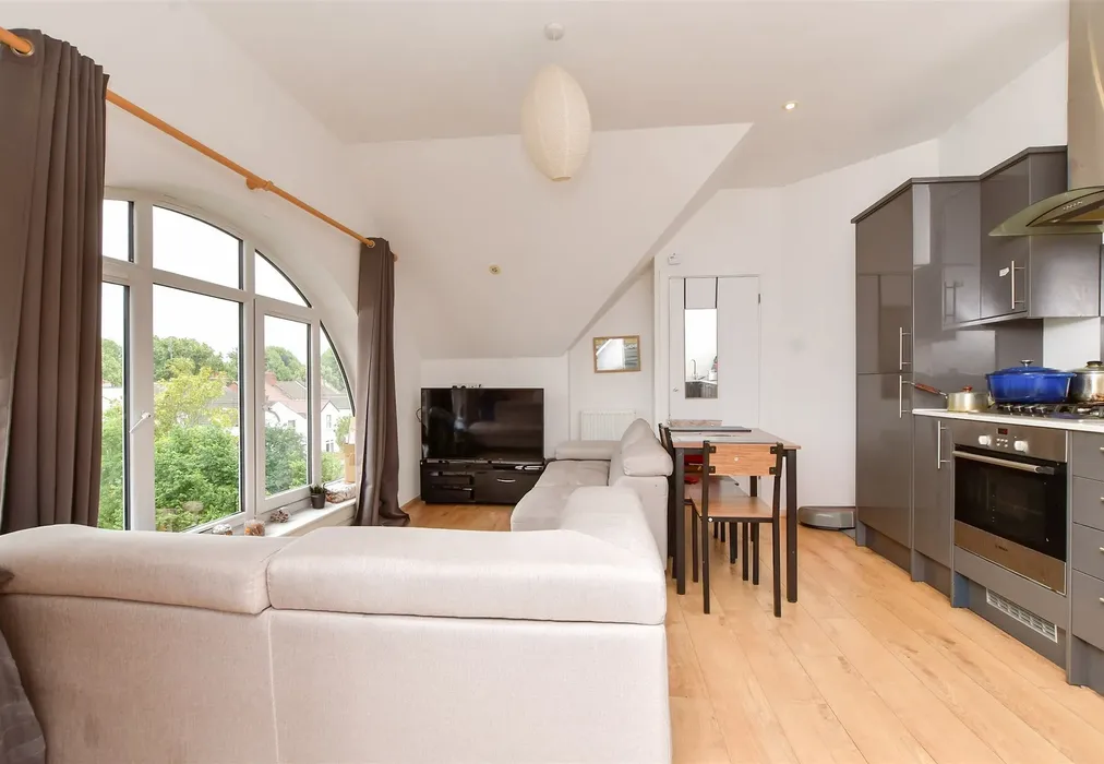 Lounge / Kitchen - Throwley Way, Sutton, Surrey - Wards of Kent