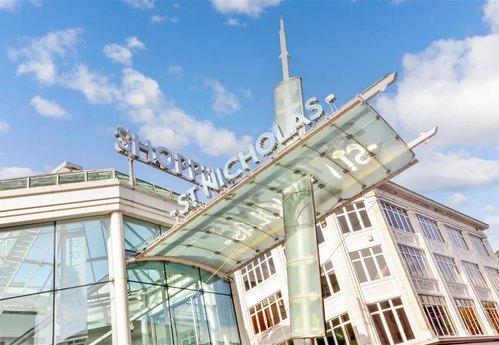 Surrounding Area - Throwley Way, Sutton, Surrey - Wards of Kent