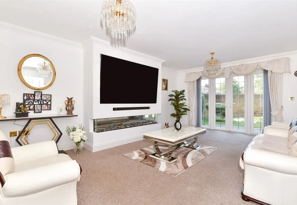 Lounge - Ashford Road, Harrietsham, Maidstone, Kent - Wards of Kent