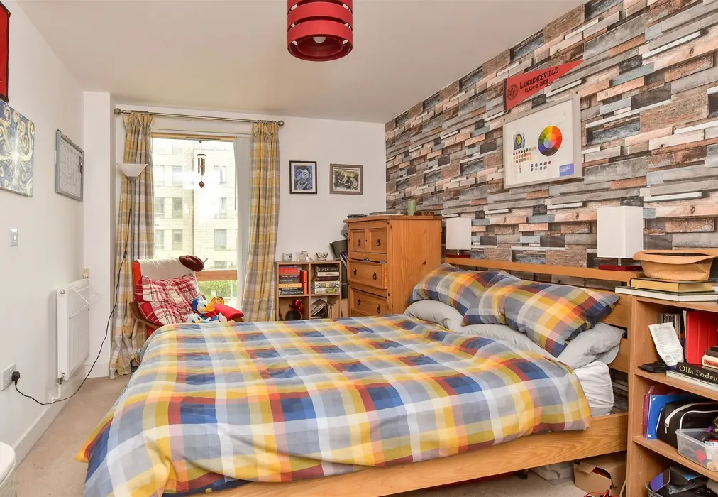 Bedroom 1 - Pankhurst Avenue, Brighton, East Sussex - Wards of Kent