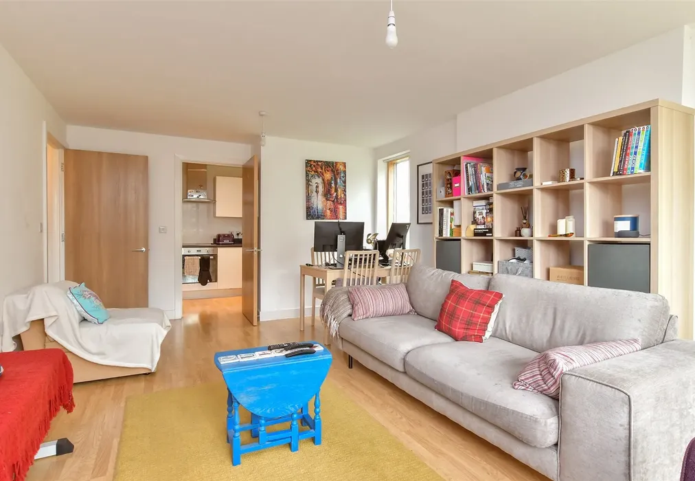 Lounge - Pankhurst Avenue, Brighton, East Sussex - Wards of Kent