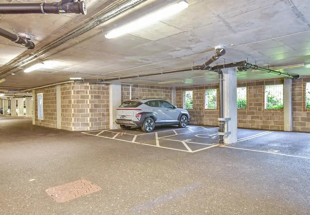 Driveway/Parking - Pankhurst Avenue, Brighton, East Sussex - Wards of Kent