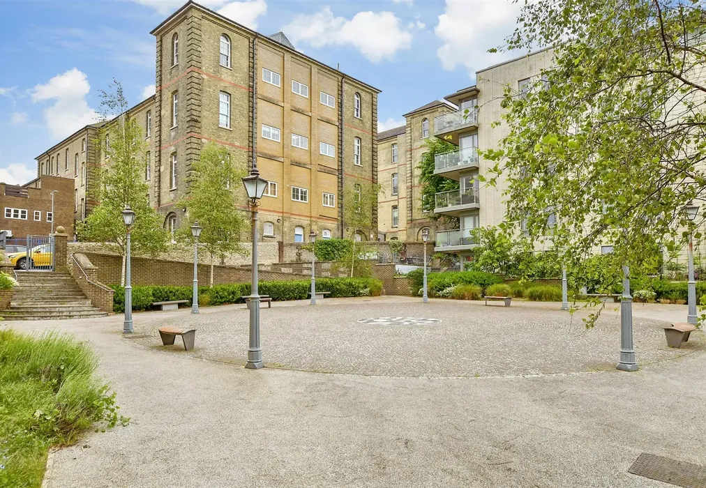 Communal Gardens - Pankhurst Avenue, Brighton, East Sussex - Wards of Kent