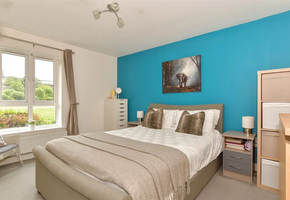Bedroom 1 - Silver Streak Way, Strood, Rochester, Kent - Wards of Kent