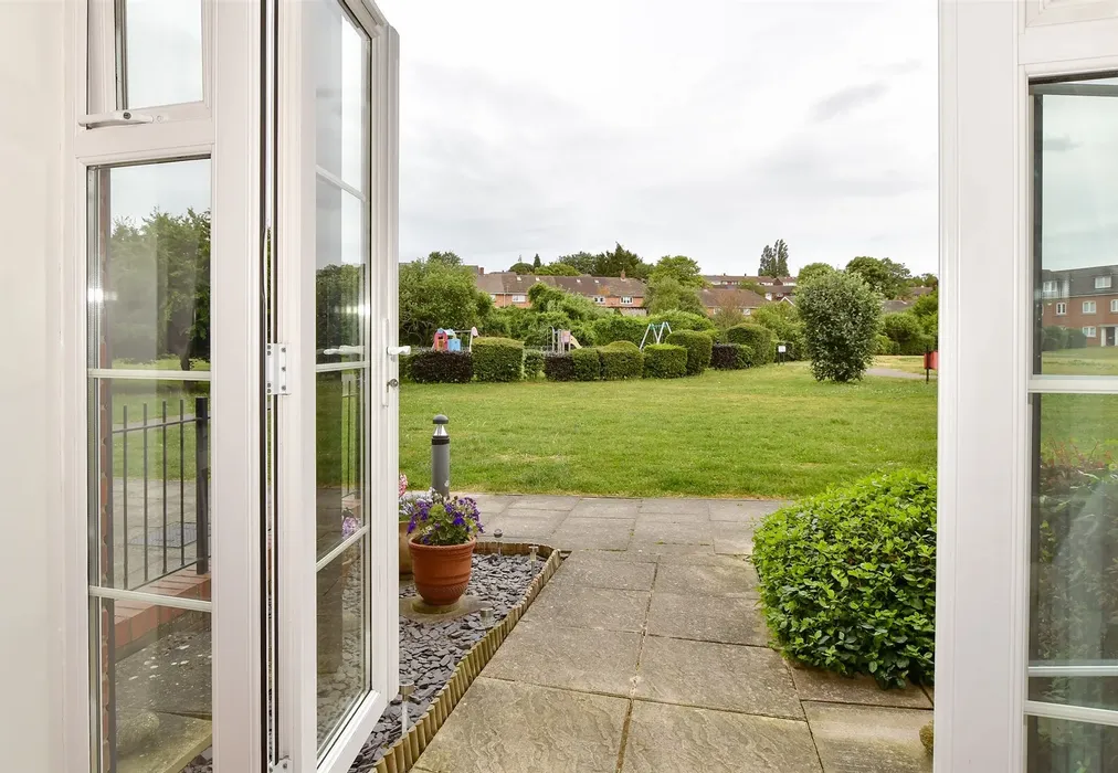 Internal Lifestyle Photograph - Silver Streak Way, Strood, Rochester, Kent - Wards of Kent