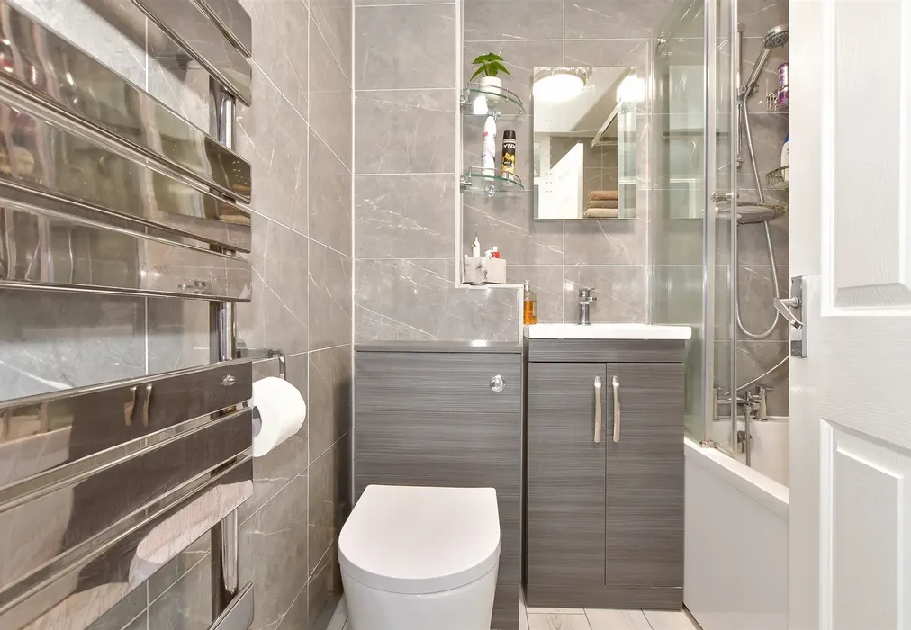 Bathroom - Bentley Close, Lords Wood, Chatham, Kent - Wards of Kent