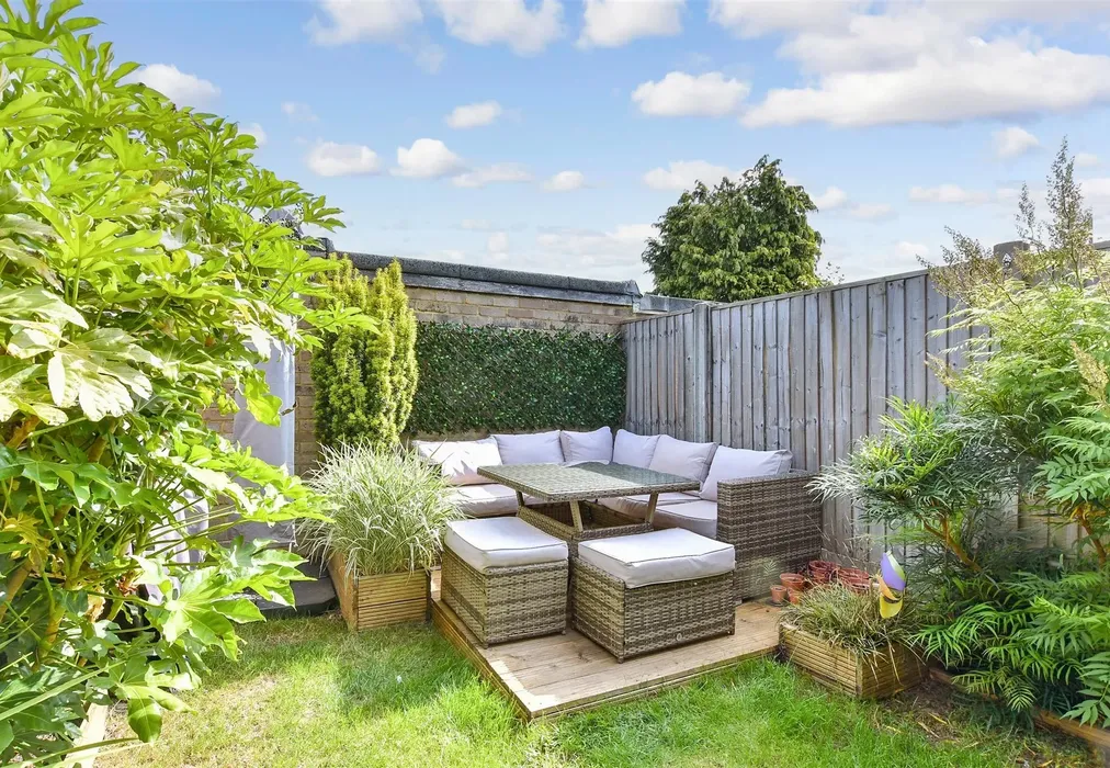 External Lifestyle Photograph - Bentley Close, Lords Wood, Chatham, Kent - Wards of Kent