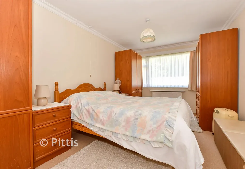 Bedroom 1 - Chatsworth Avenue, Shanklin, Isle of Wight - Wards of Kent