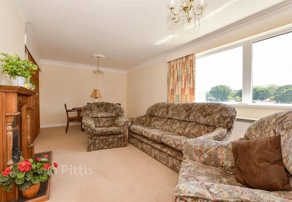 Lounge/Dining Room - Chatsworth Avenue, Shanklin, Isle of Wight - Wards of Kent