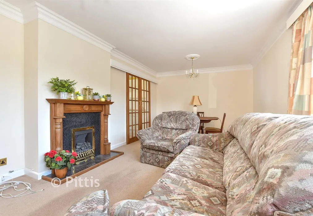 Lounge/Dining Room - Chatsworth Avenue, Shanklin, Isle of Wight - Wards of Kent