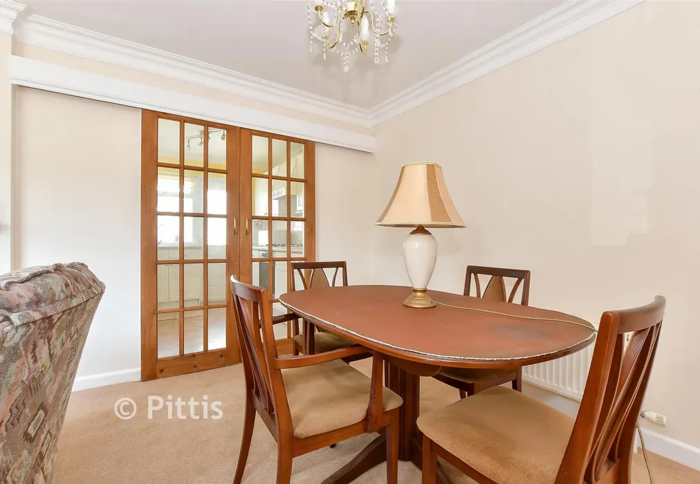 Lounge/Dining Room - Chatsworth Avenue, Shanklin, Isle of Wight - Wards of Kent