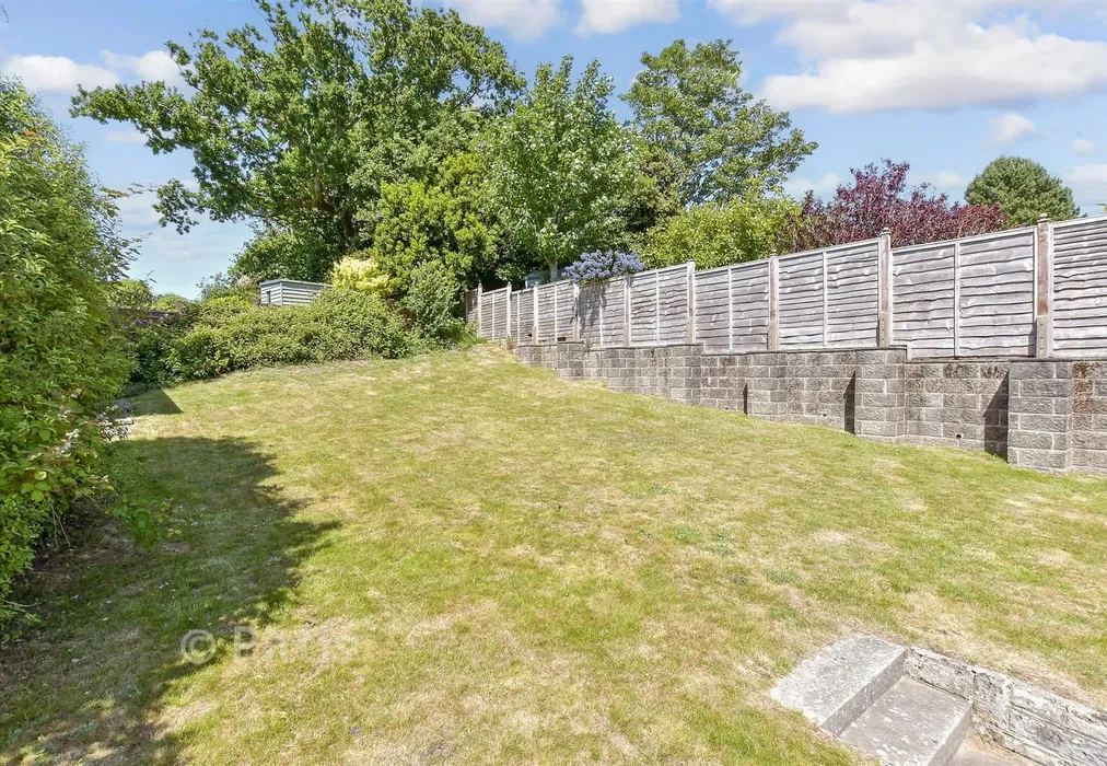 Rear Garden - Chatsworth Avenue, Shanklin, Isle of Wight - Wards of Kent