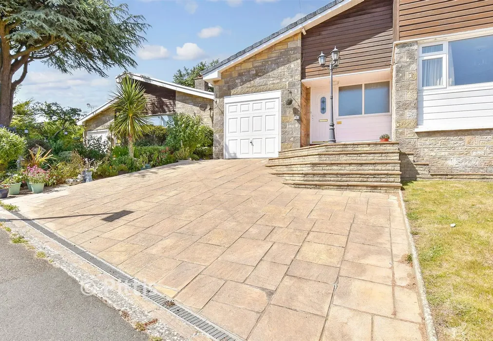 Driveway/Parking - Chatsworth Avenue, Shanklin, Isle of Wight - Wards of Kent