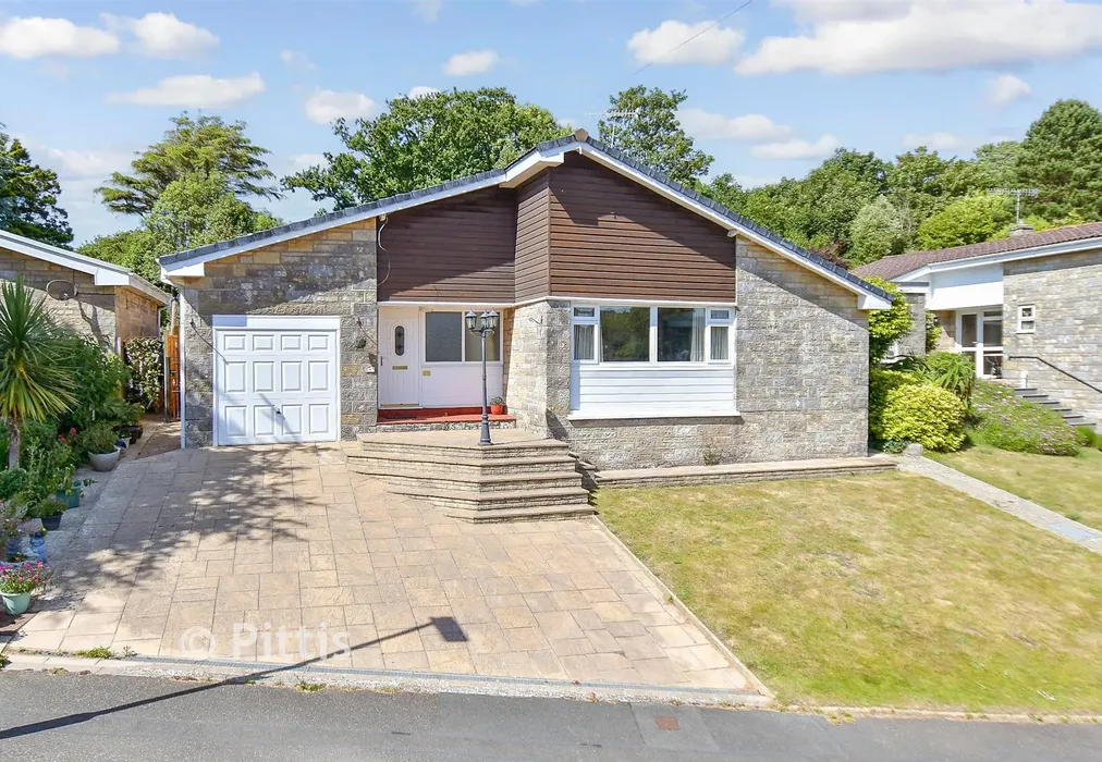 Front Aspect - Chatsworth Avenue, Shanklin, Isle of Wight - Wards of Kent