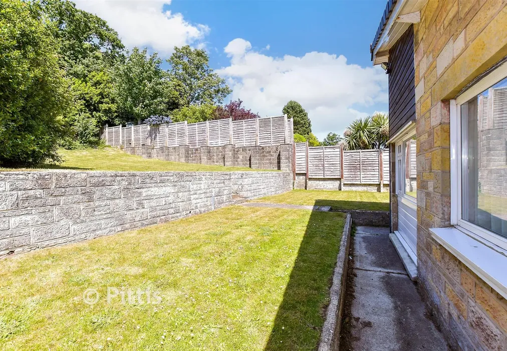 Rear Garden - Chatsworth Avenue, Shanklin, Isle of Wight - Wards of Kent